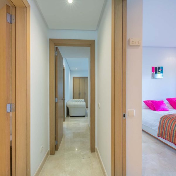 Amazing-groundfloor-apartment-with-garden-for-sale-in-alcazaba-beach-estepona (12)