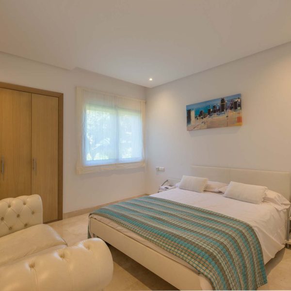 Amazing-groundfloor-apartment-with-garden-for-sale-in-alcazaba-beach-estepona (13)