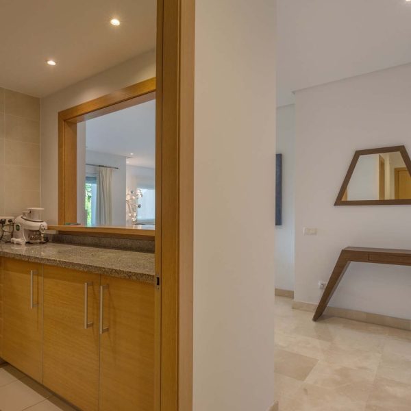 Amazing-groundfloor-apartment-with-garden-for-sale-in-alcazaba-beach-estepona (14)