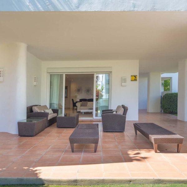 Amazing-groundfloor-apartment-with-garden-for-sale-in-alcazaba-beach-estepona (18)