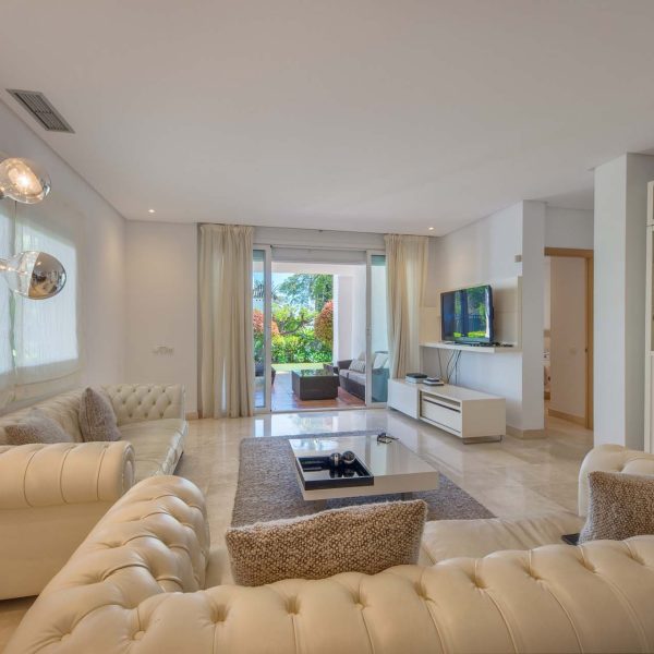 Amazing-groundfloor-apartment-with-garden-for-sale-in-alcazaba-beach-estepona (19)