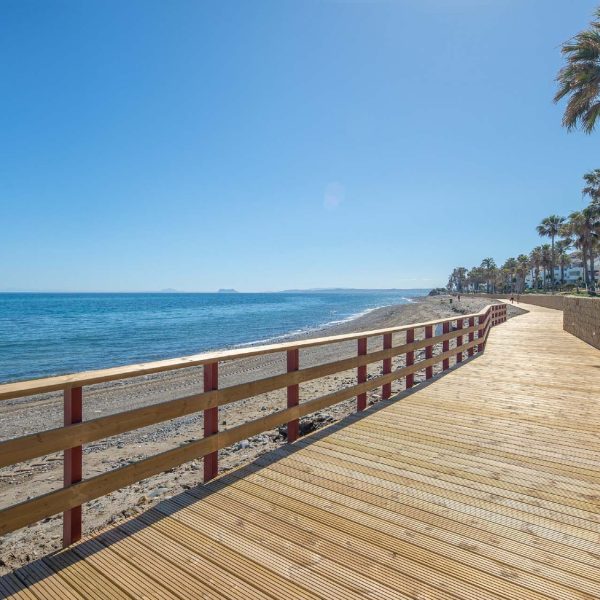Amazing-groundfloor-apartment-with-garden-for-sale-in-alcazaba-beach-estepona (2)