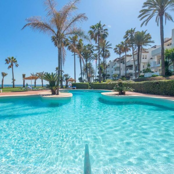 Amazing-groundfloor-apartment-with-garden-for-sale-in-alcazaba-beach-estepona (20)