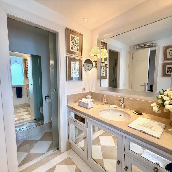 Amazing-penthouse-with-sea-views-for-sale-in-alcazaba-beach-estepona (3)