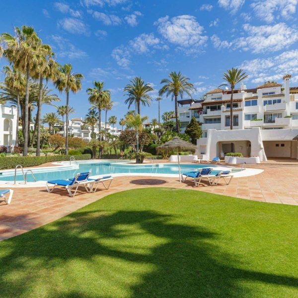 Amazing-penthouse-with-sea-views-for-sale-in-alcazaba-beach-estepona (42)