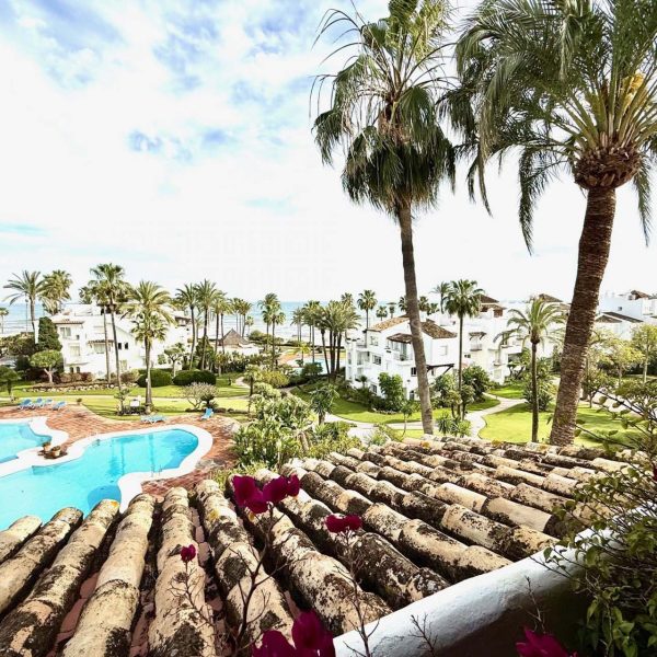 Amazing-penthouse-with-sea-views-for-sale-in-alcazaba-beach-estepona (9)