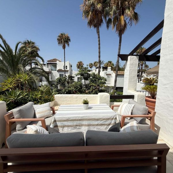 Luxurius-penthouse-with-terrace-for-sale-in-alcazaba-beach-estepona (20)