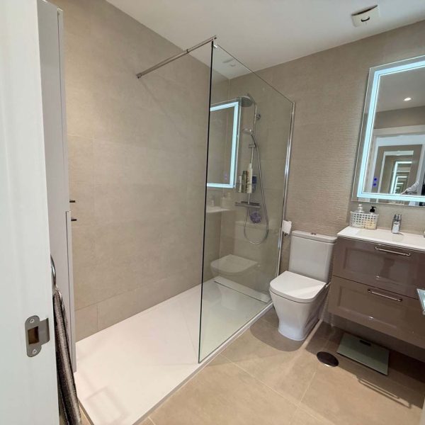 Luxurius-penthouse-with-terrace-for-sale-in-alcazaba-beach-estepona (24)