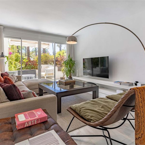 beautiful-groundfloor-apartment-with-garden-for-sale-in-alcabaza-beach-estepona (1)