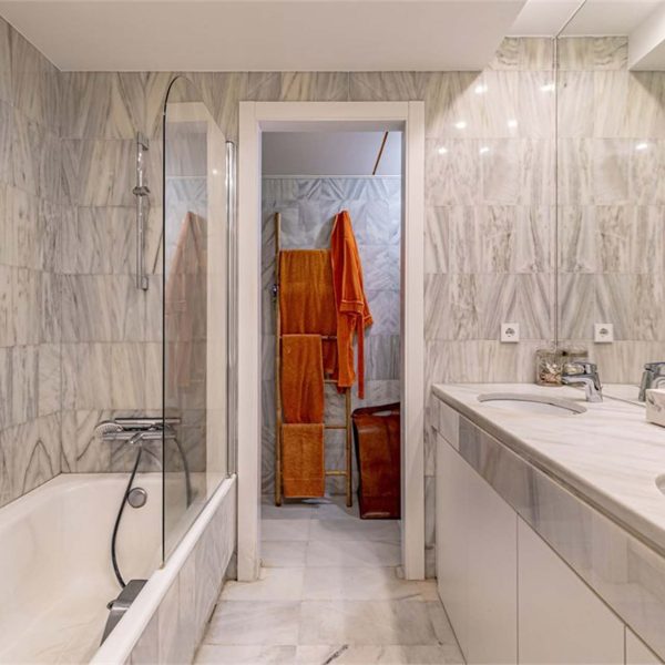 beautiful-groundfloor-apartment-with-garden-for-sale-in-alcabaza-beach-estepona (12)