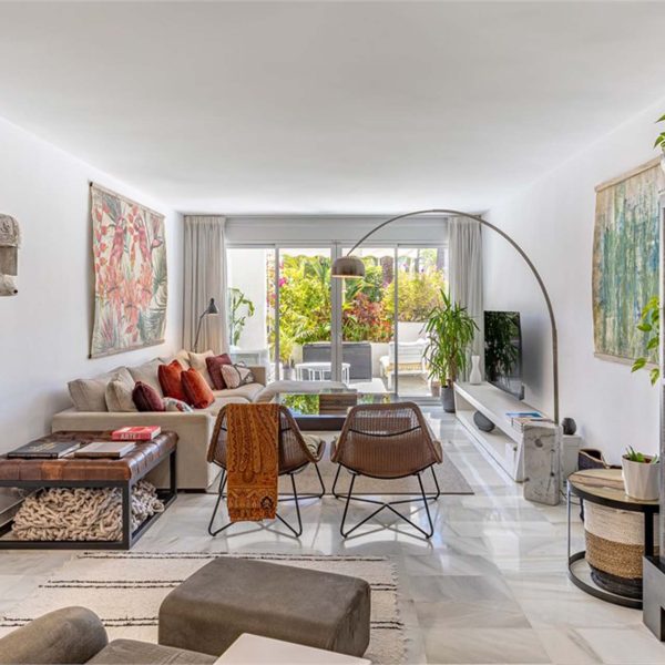 beautiful-groundfloor-apartment-with-garden-for-sale-in-alcabaza-beach-estepona (6)