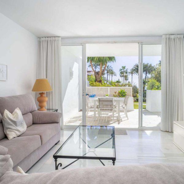 groundfloor-apartments-with-garden-for-sale-in-alcazaba-beach-estepona (10)