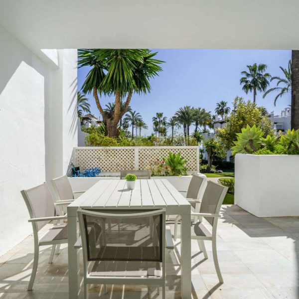 groundfloor-apartments-with-garden-for-sale-in-alcazaba-beach-estepona (15)