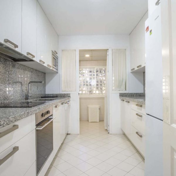 groundfloor-apartments-with-garden-for-sale-in-alcazaba-beach-estepona (3)