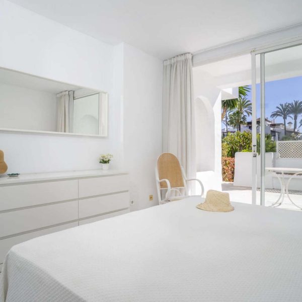 groundfloor-apartments-with-garden-for-sale-in-alcazaba-beach-estepona (39)