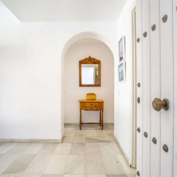 groundfloor-apartments-with-garden-for-sale-in-alcazaba-beach-estepona (4)