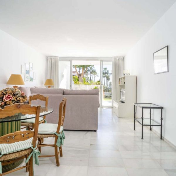 groundfloor-apartments-with-garden-for-sale-in-alcazaba-beach-estepona (6)